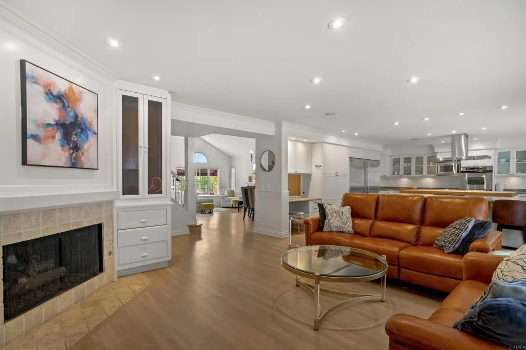 https://cdn.realtyfeed.com/cdn/127/306727238/977c9ff0c682a83a45e573af8cc1ffb7.webp