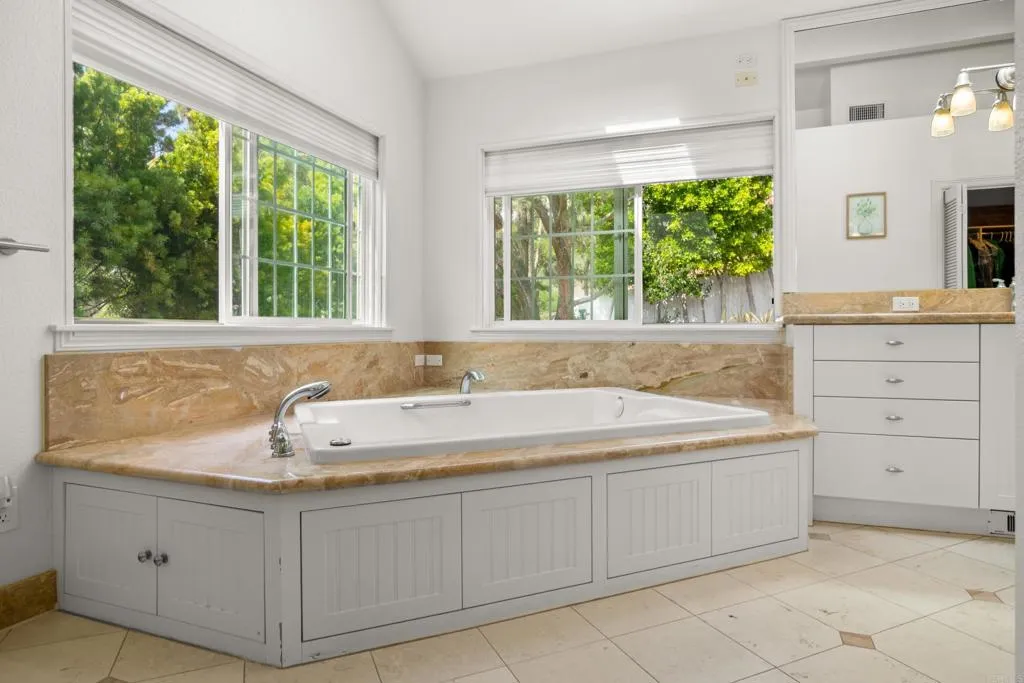 https://cdn.realtyfeed.com/cdn/127/306727238/ac0f4a3195a4a02702aac120a70ea414.webp