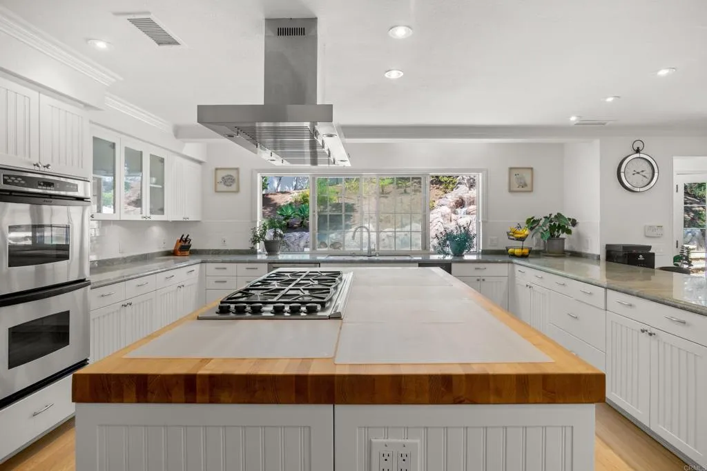 https://cdn.realtyfeed.com/cdn/127/306727238/dab1f0297bfa9350d0a19f5edf805b39.webp