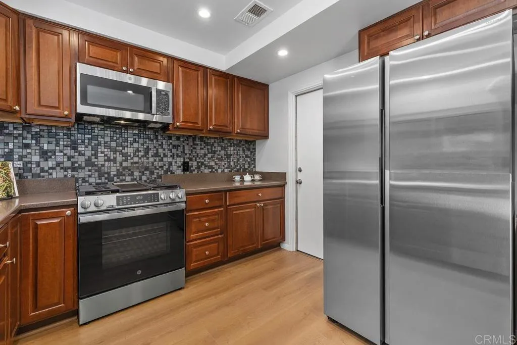 https://cdn.realtyfeed.com/cdn/127/306727248/7d35892f8a26a81863120b6e141fe1b3.webp