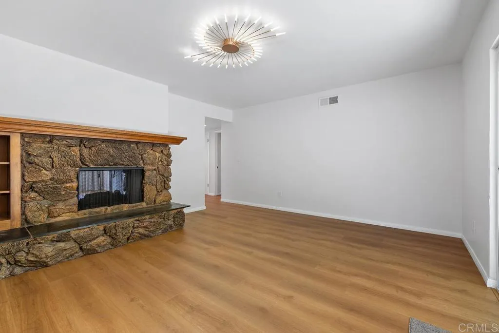 https://cdn.realtyfeed.com/cdn/127/306727248/7dba896e0ea142c9a2297d9452c84d99.webp