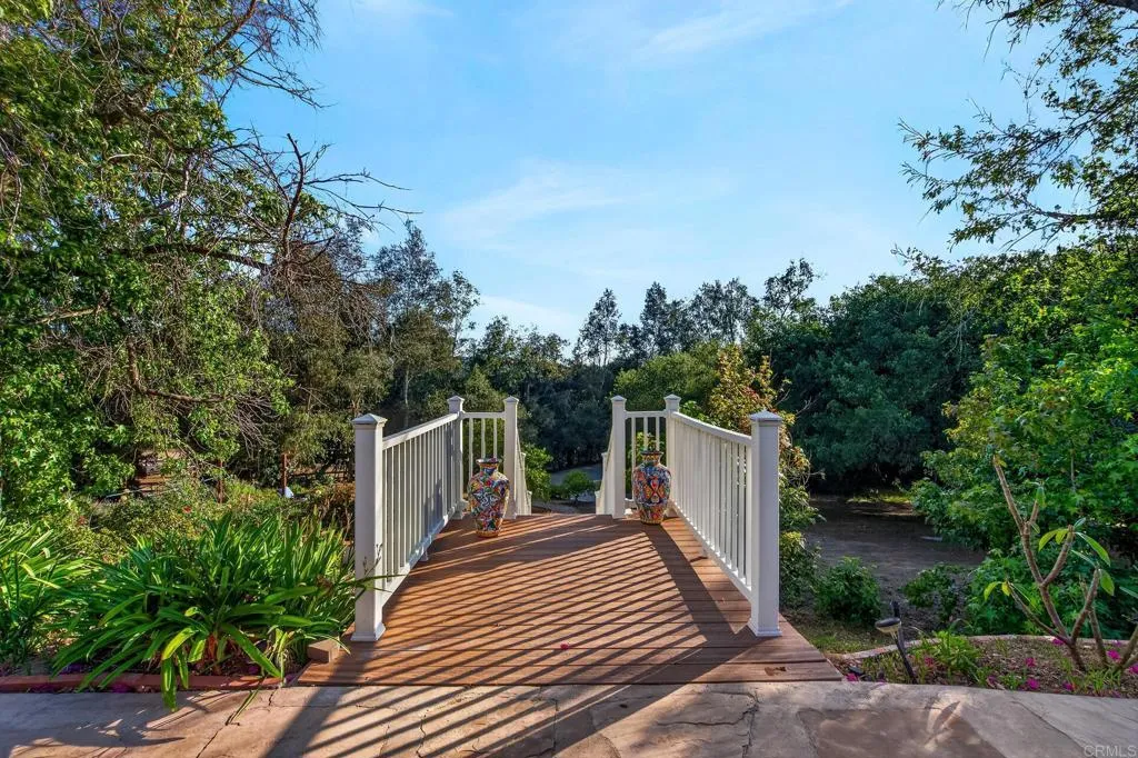 https://cdn.realtyfeed.com/cdn/127/306727249/17bc86f79fbe9a8025c0bf73148cf904.webp