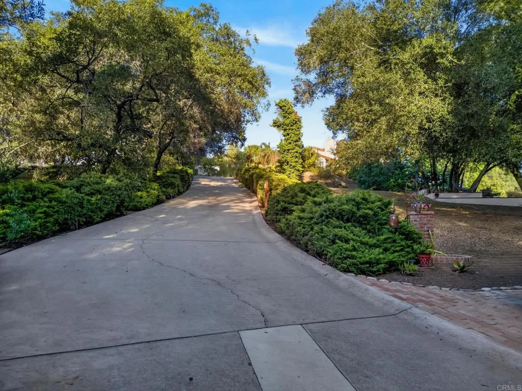 https://cdn.realtyfeed.com/cdn/127/306727249/47c6b96ea92c1e1c8df92d7f9d7667b4.webp