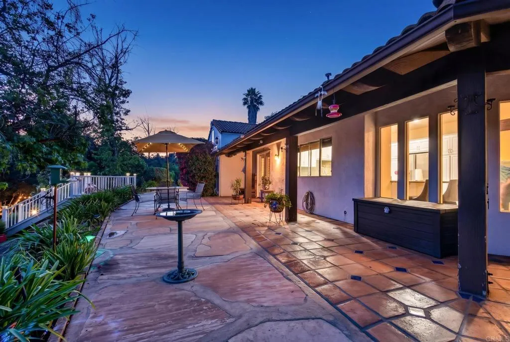 https://cdn.realtyfeed.com/cdn/127/306727249/49e028b30be24f11af9811339c717c71.webp