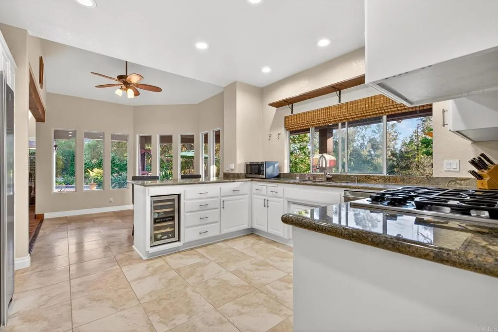 https://cdn.realtyfeed.com/cdn/127/306727249/6dee0ee56d13d0c77dfb53a70ceaa2b8.webp