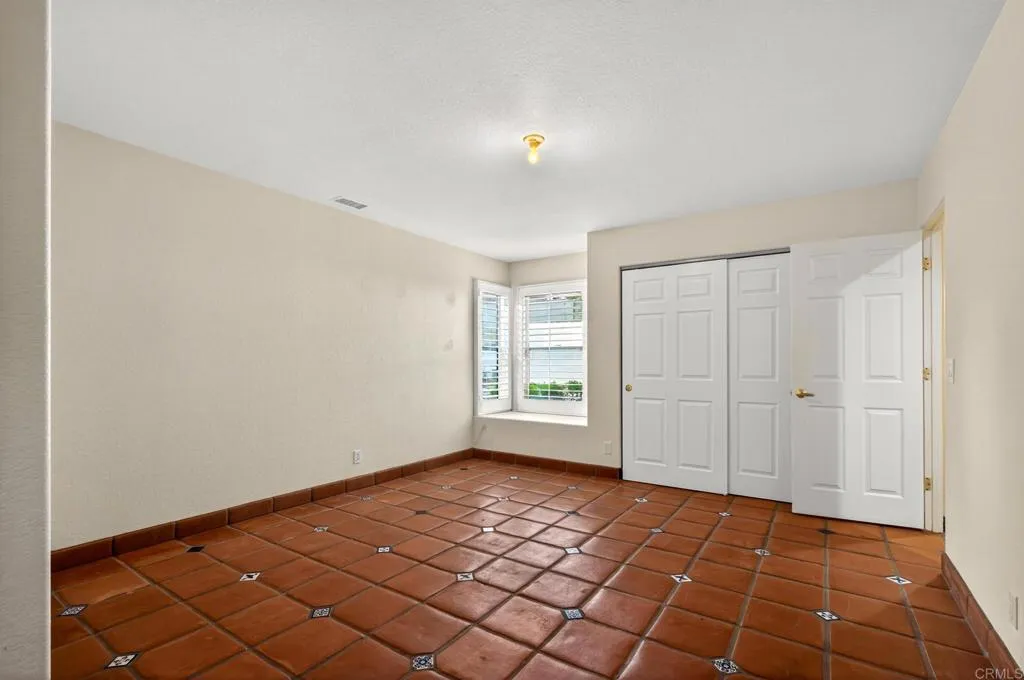 https://cdn.realtyfeed.com/cdn/127/306727249/b622bebad4f69f2e32efb94f052d0639.webp