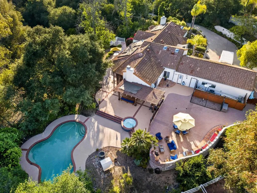 https://cdn.realtyfeed.com/cdn/127/306727249/d7dbf36637f7e4cb10b2d79786ccb827.webp