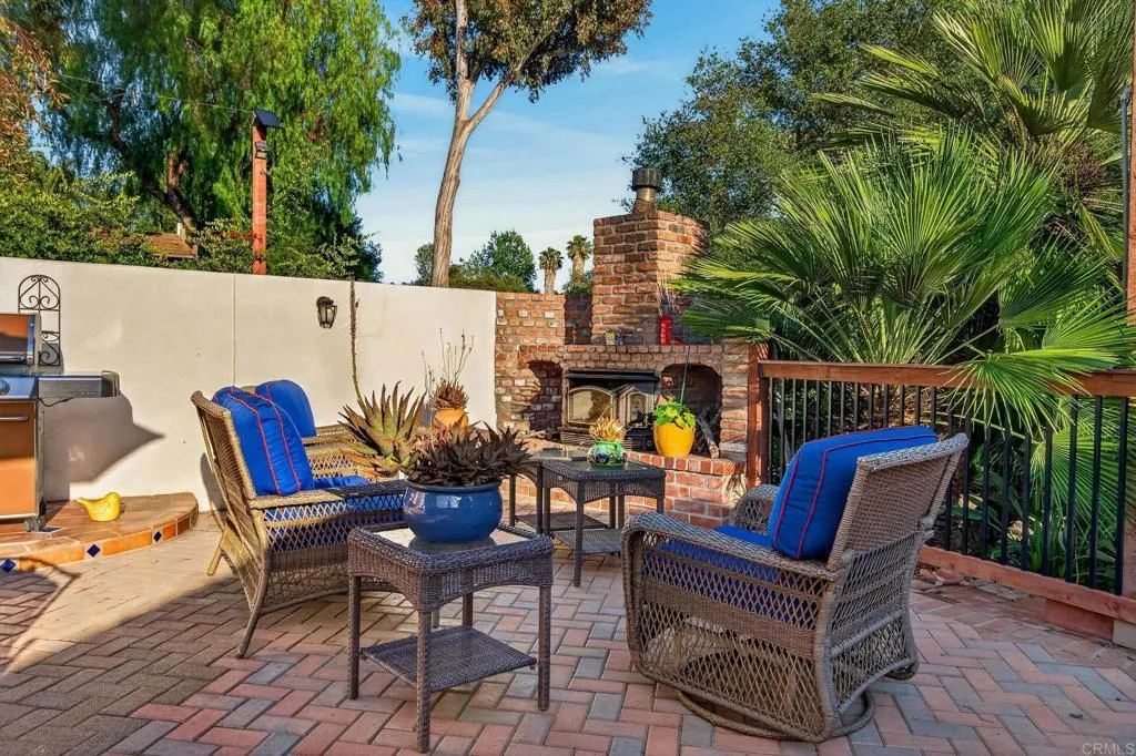 https://cdn.realtyfeed.com/cdn/127/306727249/f138571e8465ec6c8133cbe026c057b8.webp