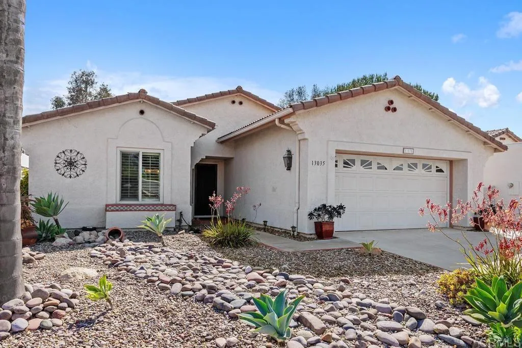 https://cdn.realtyfeed.com/cdn/127/306727251/2dbf3c8951c70e50a58cca25d5fc16f9.webp