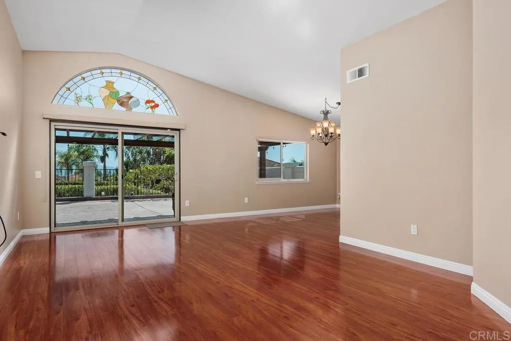 https://cdn.realtyfeed.com/cdn/127/306727251/729f208a3c47fd7dab8c23554613cad0.webp