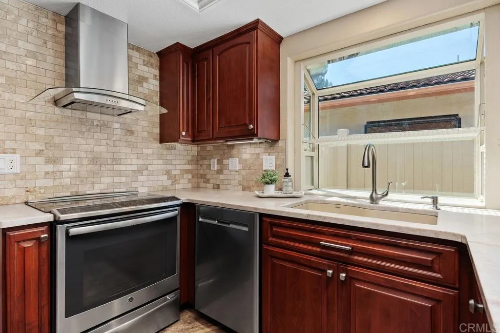 https://cdn.realtyfeed.com/cdn/127/306727251/b9376f3ee164932e34daaaa218c11193.webp