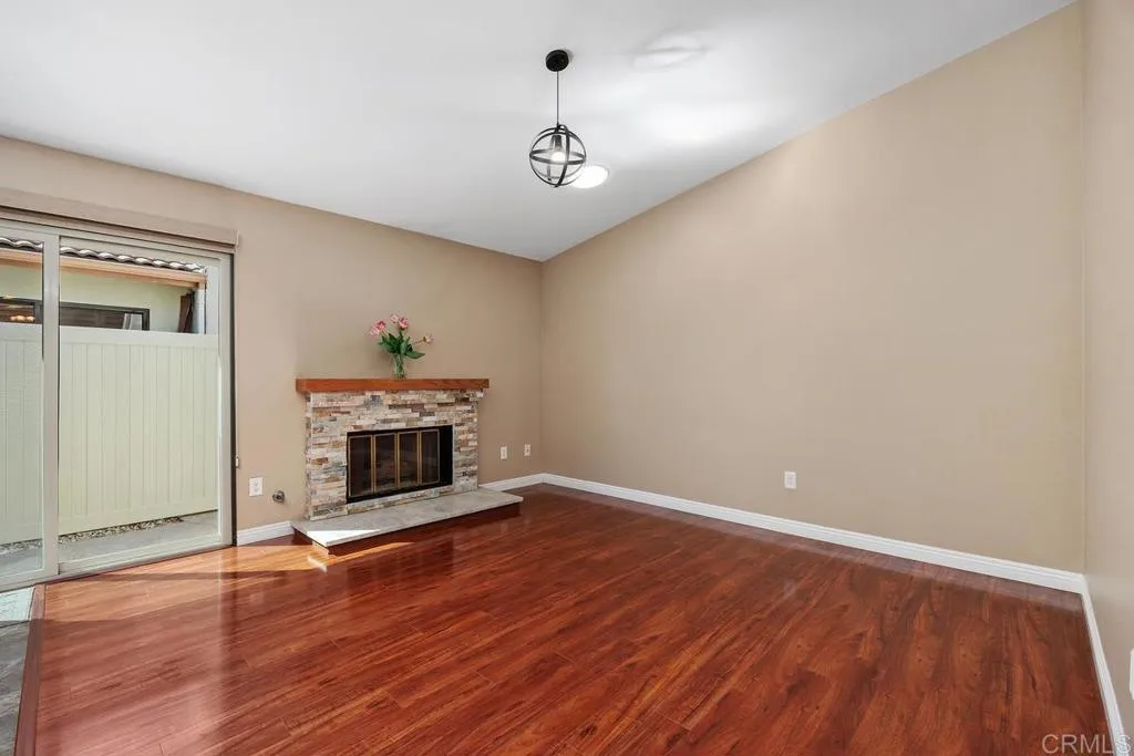 https://cdn.realtyfeed.com/cdn/127/306727251/ca06513d457bc3cca85829aa3aa85fee.webp