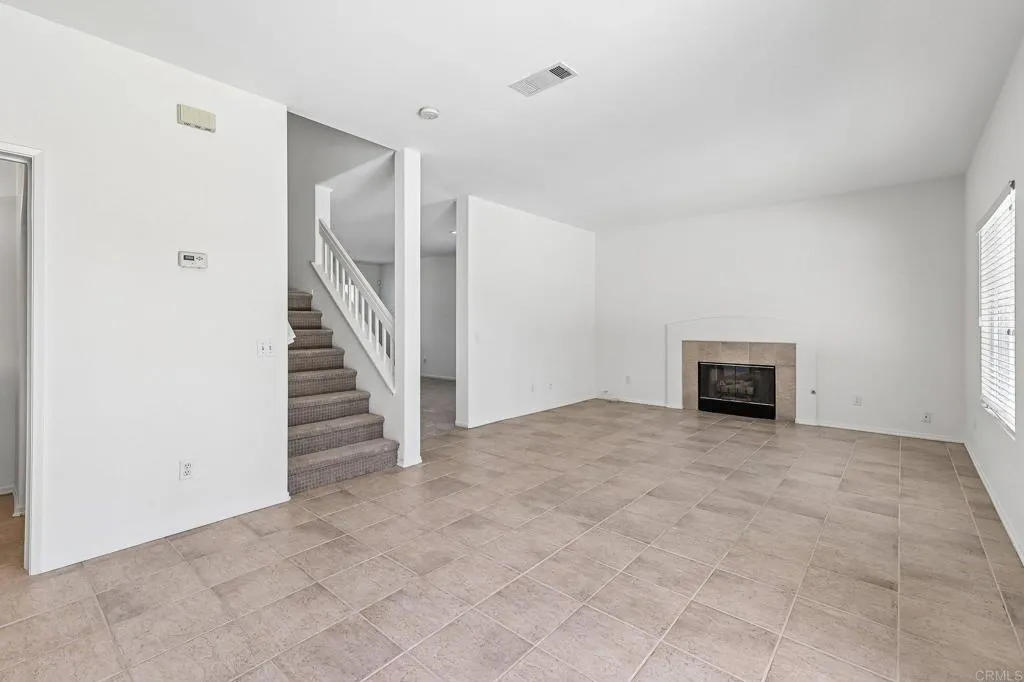 https://cdn.realtyfeed.com/cdn/127/306727319/0fe77354078fc0363744b8a6a7280aef.webp