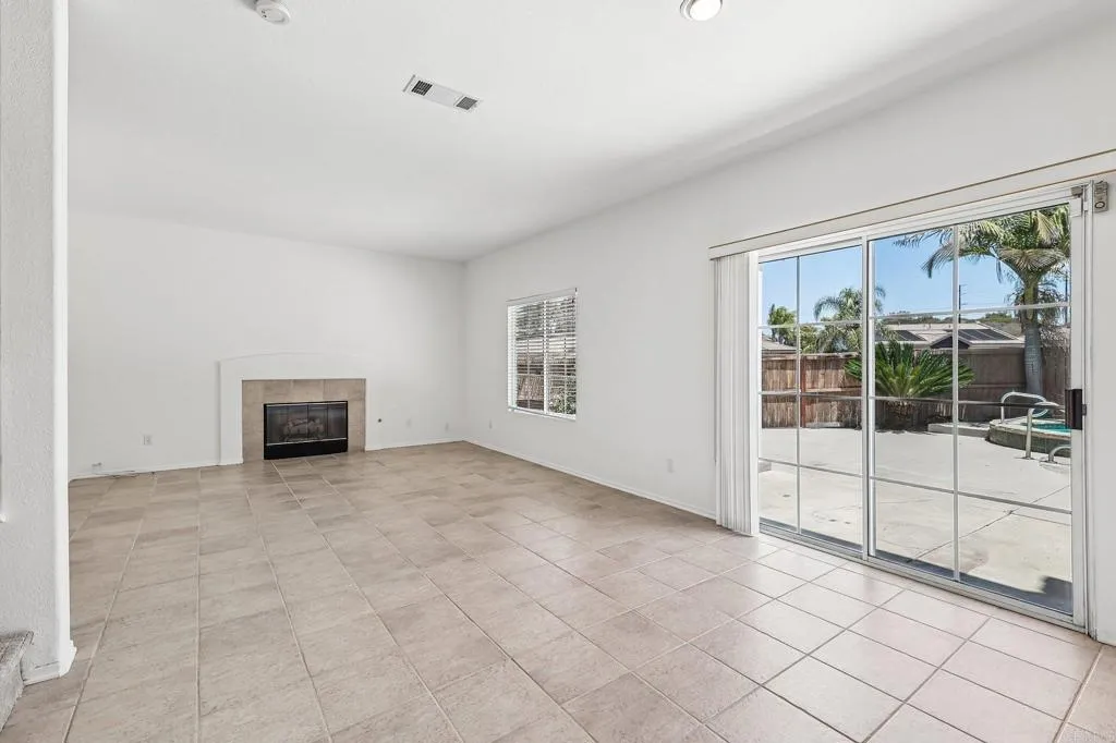 https://cdn.realtyfeed.com/cdn/127/306727319/3ca233de889cc56c73edde1a1be4c5df.webp