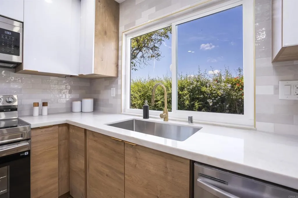 https://cdn.realtyfeed.com/cdn/127/306727364/53ca7e7adfef3474a703b4b46e2a05a4.webp