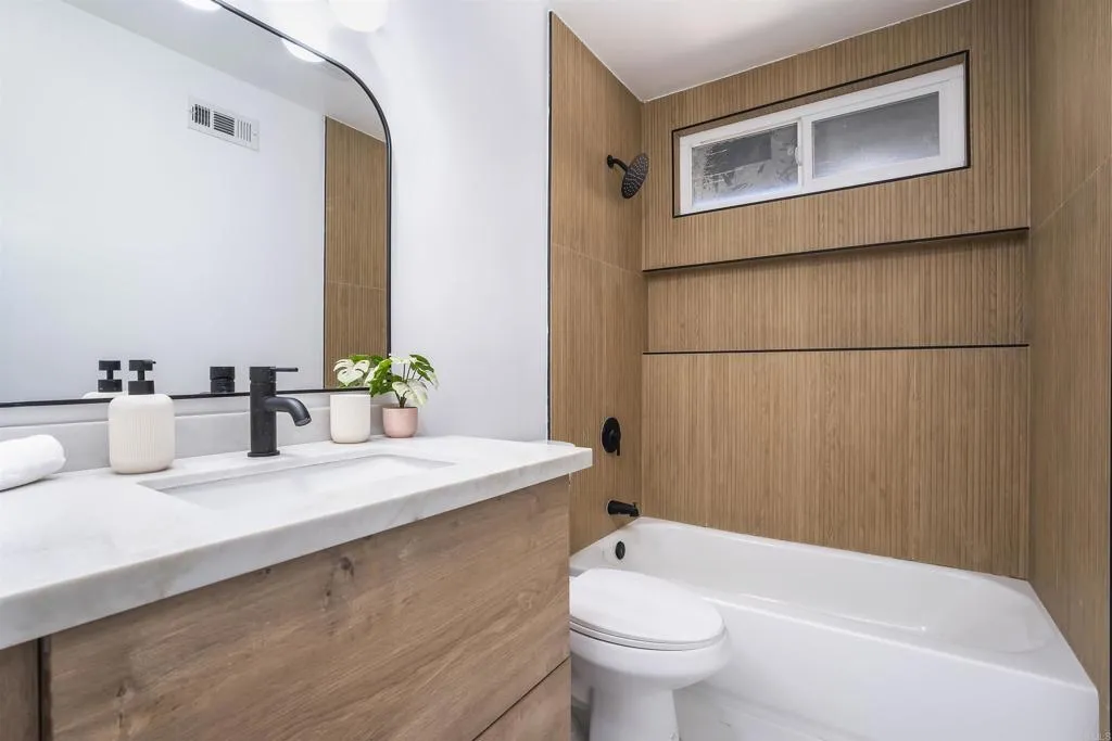 https://cdn.realtyfeed.com/cdn/127/306727364/eb2bc2fcdc00ded0c9b2d66e78d1fc9f.webp