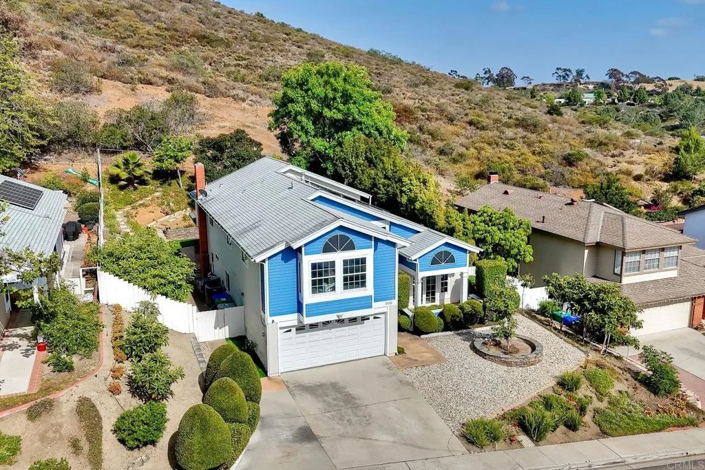 https://cdn.realtyfeed.com/cdn/127/306727372/049c47afe80ce89266b29345e90ce1ef.webp
