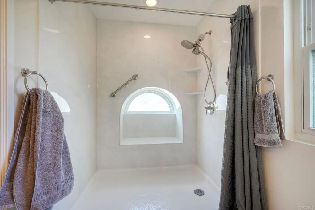 https://cdn.realtyfeed.com/cdn/127/306727372/136a617f21f8f8a34172e987326faed9.webp