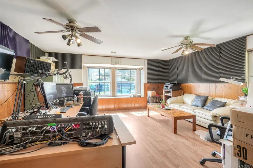 https://cdn.realtyfeed.com/cdn/127/306727372/741934040c6b003c15fa1332df89223a.webp