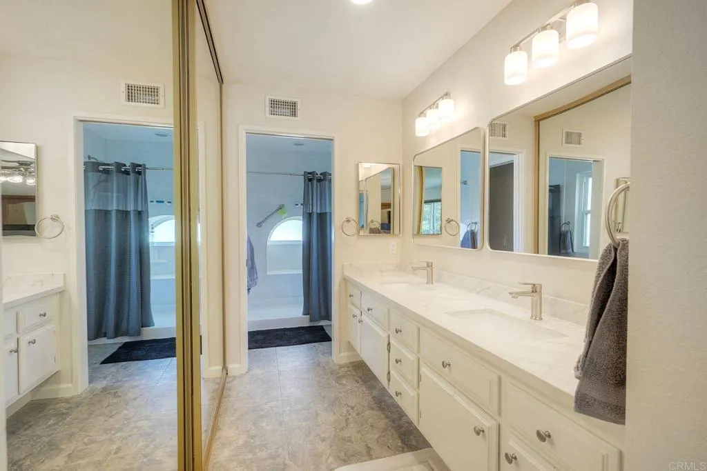 https://cdn.realtyfeed.com/cdn/127/306727372/7ed2a9c32ad9ea6aa6669d098718dc9d.webp