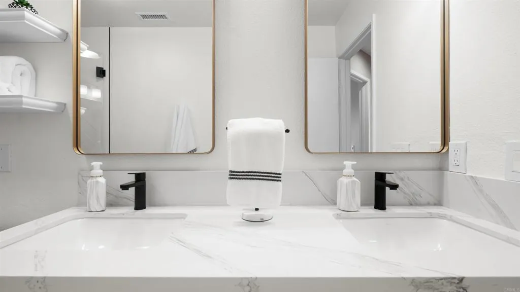 https://cdn.realtyfeed.com/cdn/127/306727376/e325d91edfa5e087e00c4f2517050165.webp
