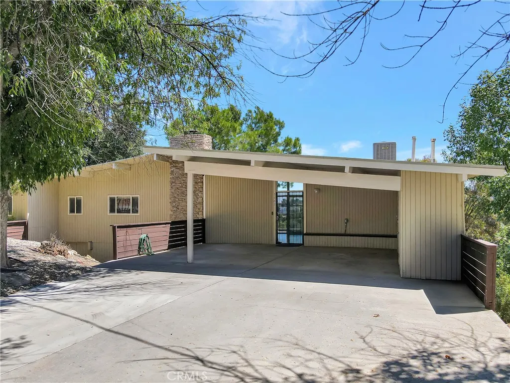Woodland Hills, CA 91364
