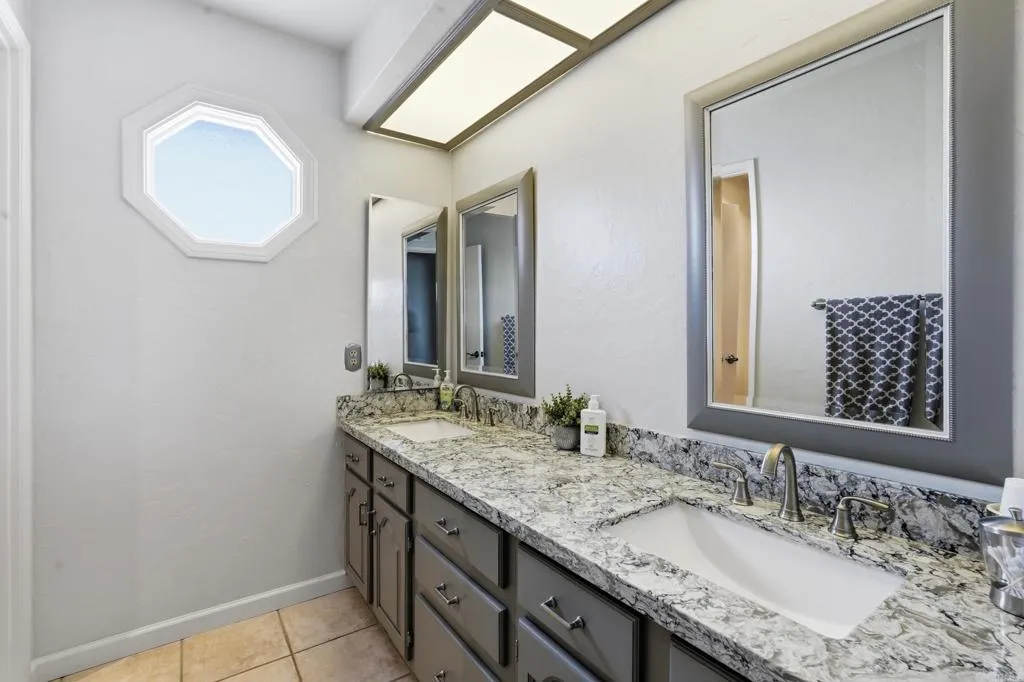 https://cdn.realtyfeed.com/cdn/127/306727395/663742544917fd8c27740cc133f443ab.webp