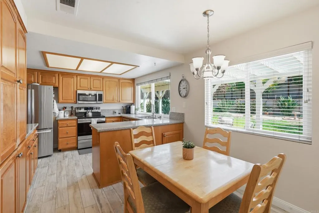 https://cdn.realtyfeed.com/cdn/127/306727395/72f78df58c71473e48b1183fc78bd683.webp