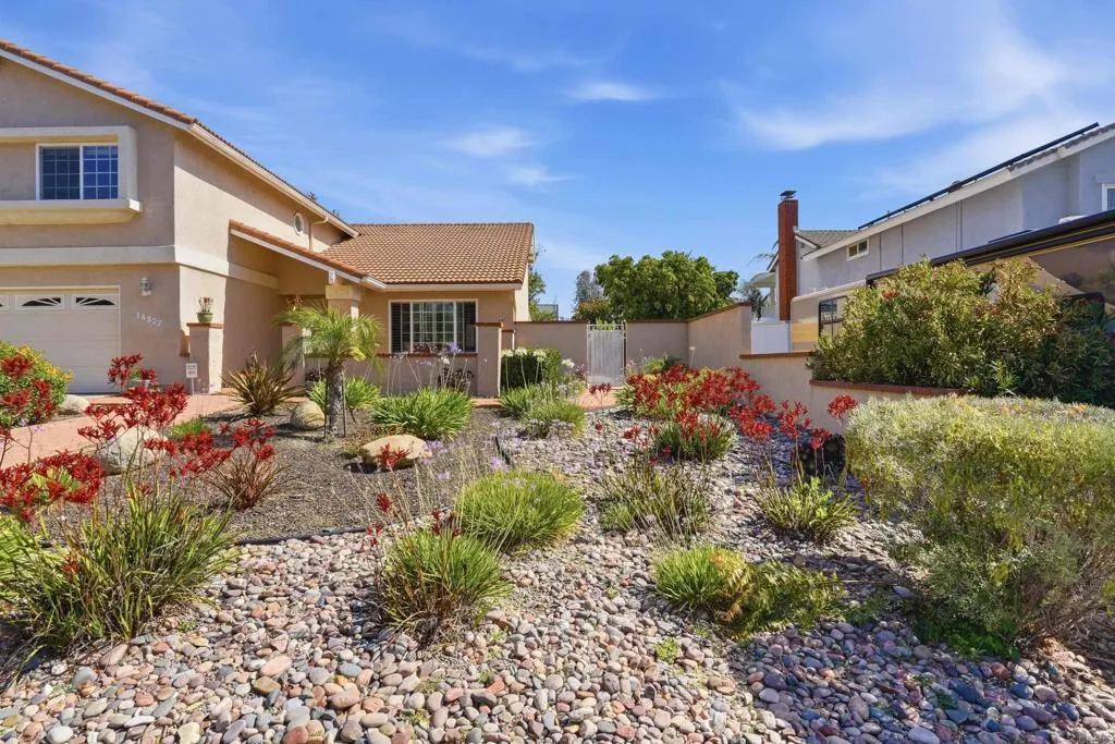 https://cdn.realtyfeed.com/cdn/127/306727395/885debf8a7adea8388062d0a38da2f6f.webp