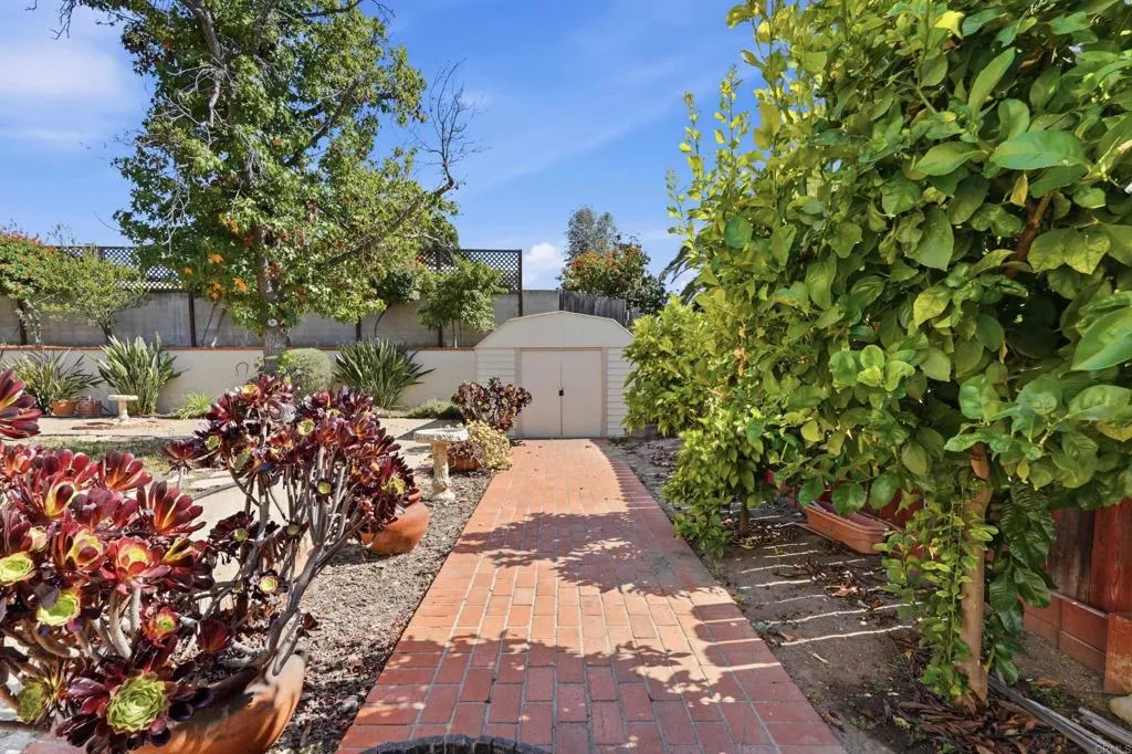 https://cdn.realtyfeed.com/cdn/127/306727395/ae837201102618b1a73909140ab01f74.webp