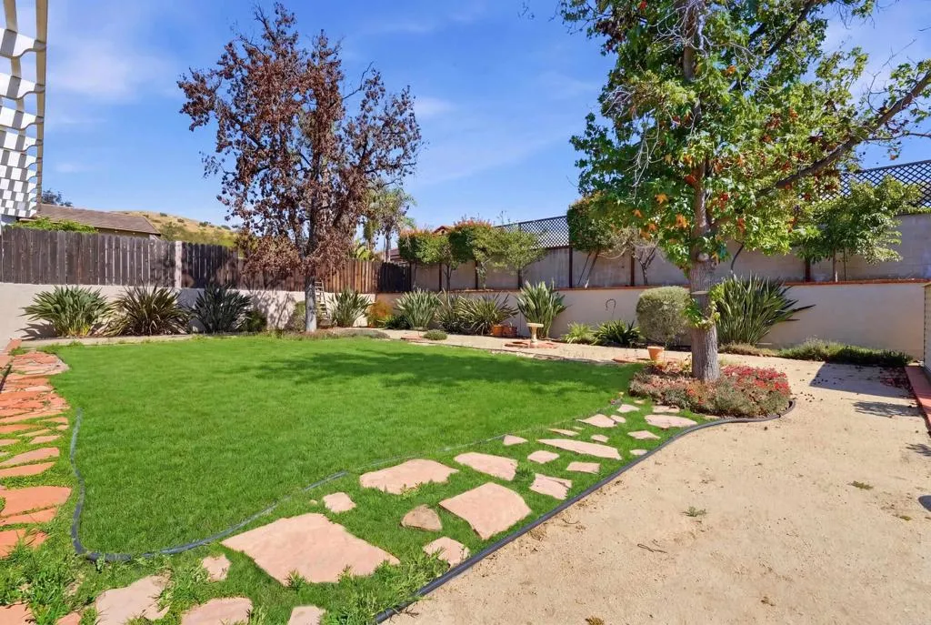 https://cdn.realtyfeed.com/cdn/127/306727395/b3f4613145efcdfd751f9bd8647c4fe5.webp