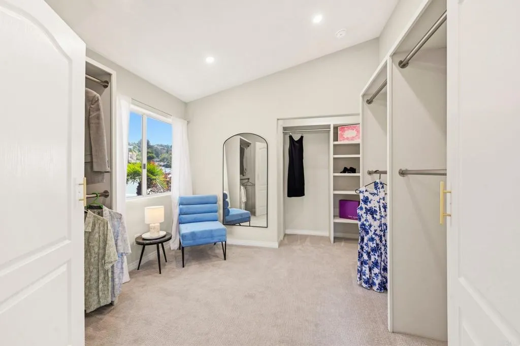 https://cdn.realtyfeed.com/cdn/127/306727435/abd4d7dbfd2fbb5a770501a6c3c22beb.webp