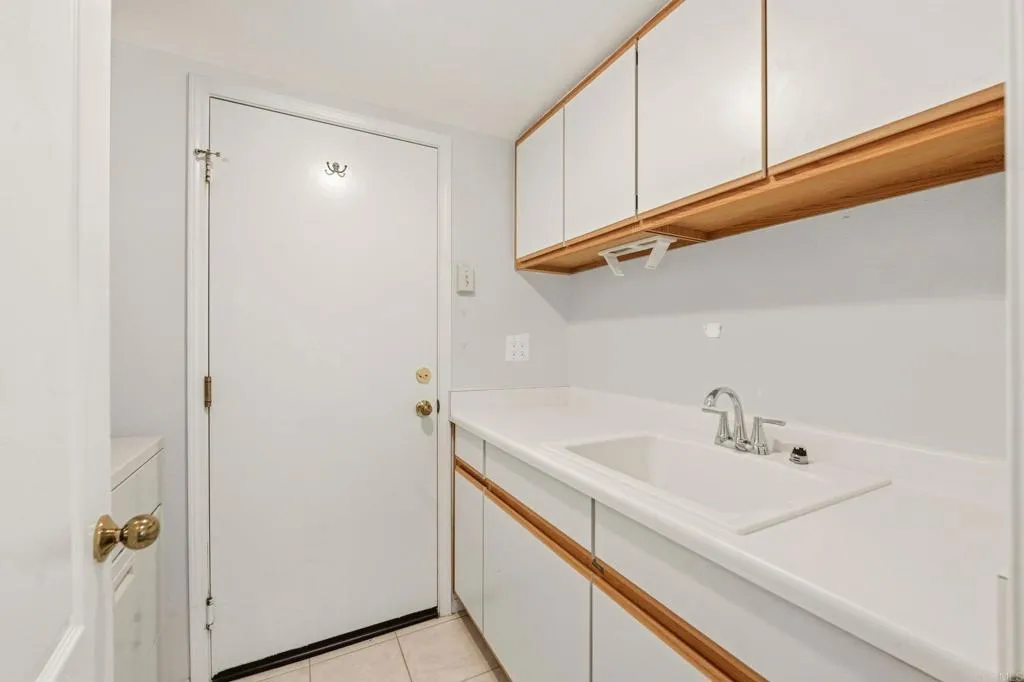 https://cdn.realtyfeed.com/cdn/127/306727435/cbb65f4ef8b8ddfad413dce98d7f6e53.webp
