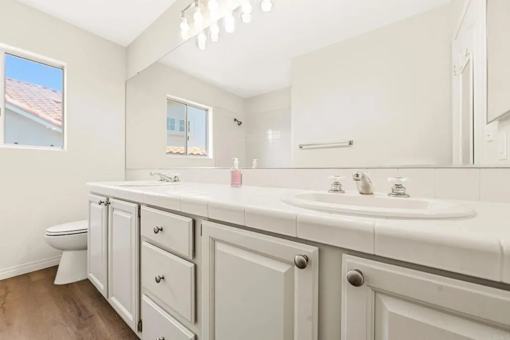 https://cdn.realtyfeed.com/cdn/127/306727435/ce0116f438cd9dfe153bd8db41f02090.webp