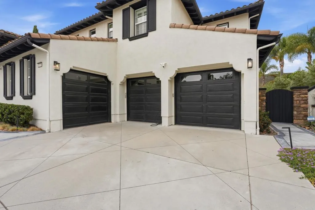 https://cdn.realtyfeed.com/cdn/127/306727448/5b8d743d44f150c6e79c6320549475c4.webp