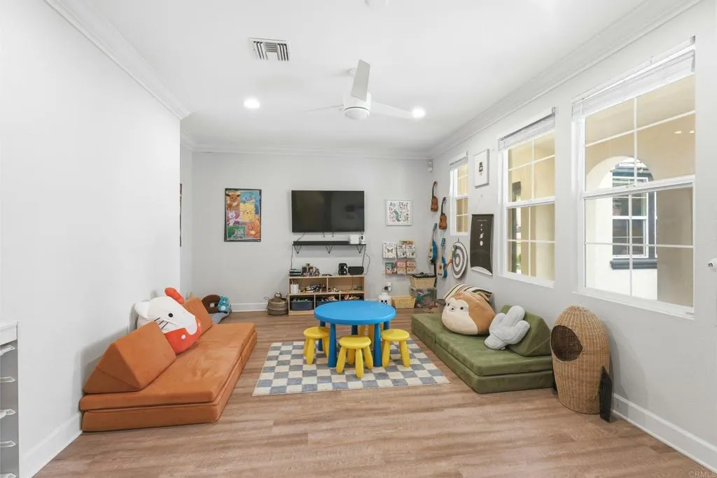 https://cdn.realtyfeed.com/cdn/127/306727448/6578033fc0c73a857062cd75631acc81.webp