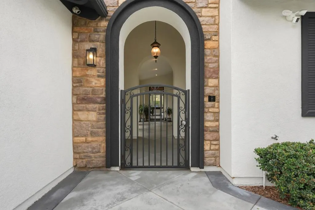 https://cdn.realtyfeed.com/cdn/127/306727448/6d18c06ffb63705b1306cb5b433d25c2.webp