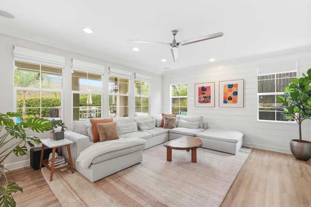 https://cdn.realtyfeed.com/cdn/127/306727448/7f8e5cb22861e47c4b05674ce152dcd5.webp