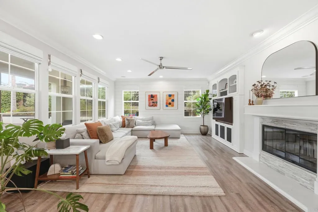https://cdn.realtyfeed.com/cdn/127/306727448/da4c38665f9194f399db2882eafaf90f.webp