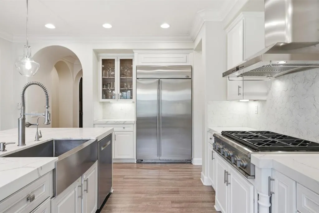 https://cdn.realtyfeed.com/cdn/127/306727448/ec80df65b696077907d0f468557042b2.webp