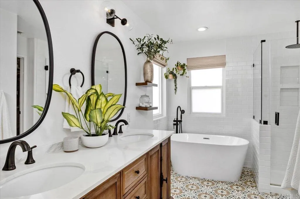 https://cdn.realtyfeed.com/cdn/127/306727453/bdc7f72d19790daaf80c185a7a5c289c.webp