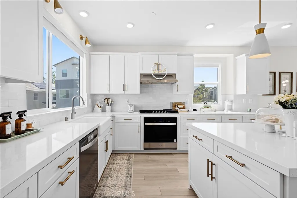 Valencia, CA 91355