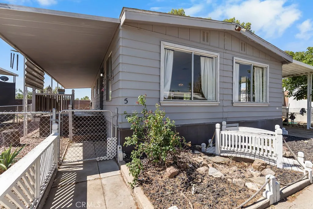 18772 Bellflower Unit 5, Adelanto, CA 92301 - Photo 3 of 24, Adelanto, CA