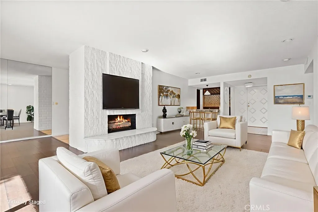 5330 Lindley Unit 209, Encino, CA 91316 - Main photo, Encino, CA
