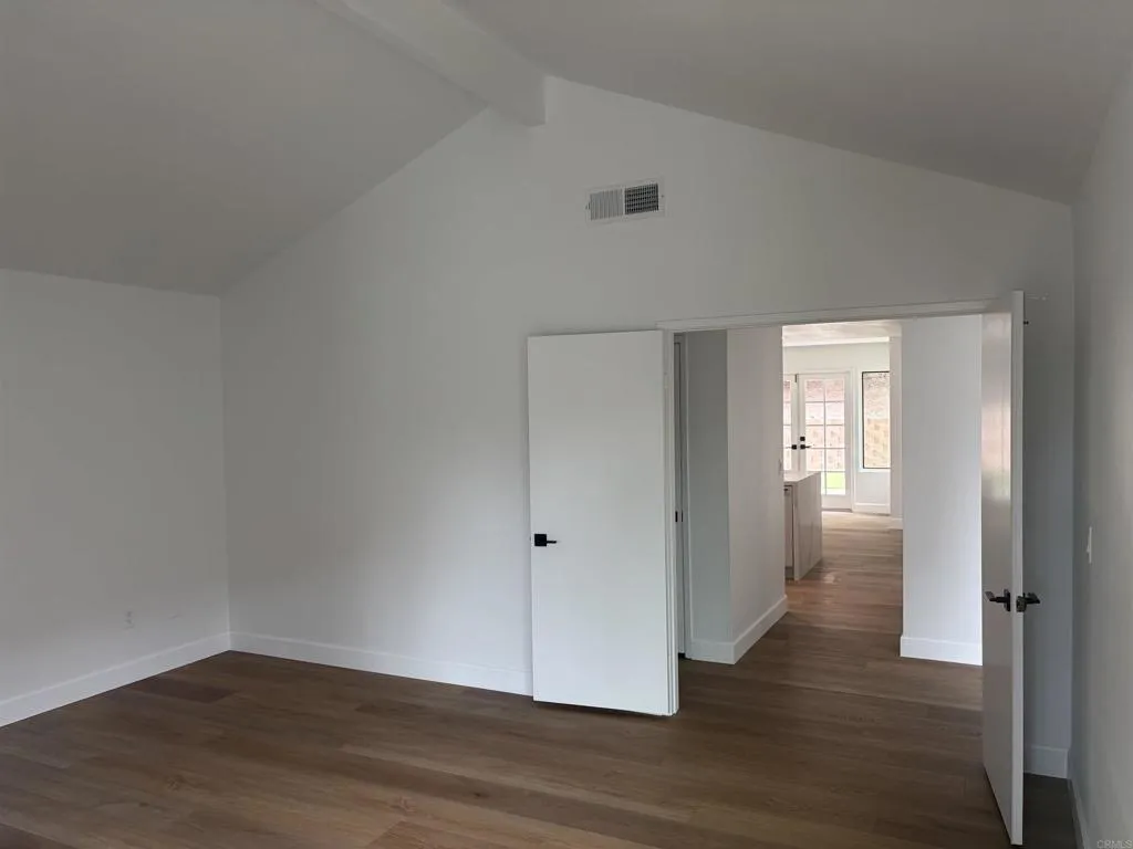 https://cdn.realtyfeed.com/cdn/127/306727545/2d0c8feefb3317f45210978394f947d8.webp