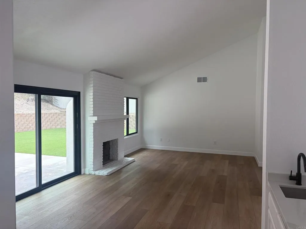 https://cdn.realtyfeed.com/cdn/127/306727545/839a0ce8aca823a17fd06ecbd5ed2f13.webp