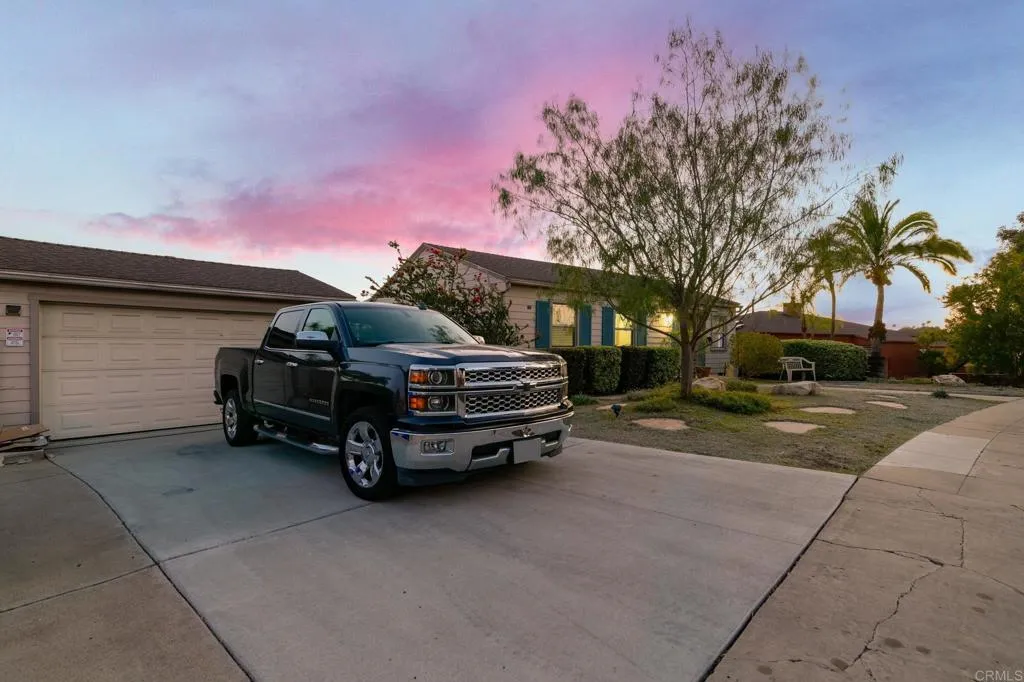 https://cdn.realtyfeed.com/cdn/127/306727556/9fe3feff95f5ca47822521de33e799f9.webp