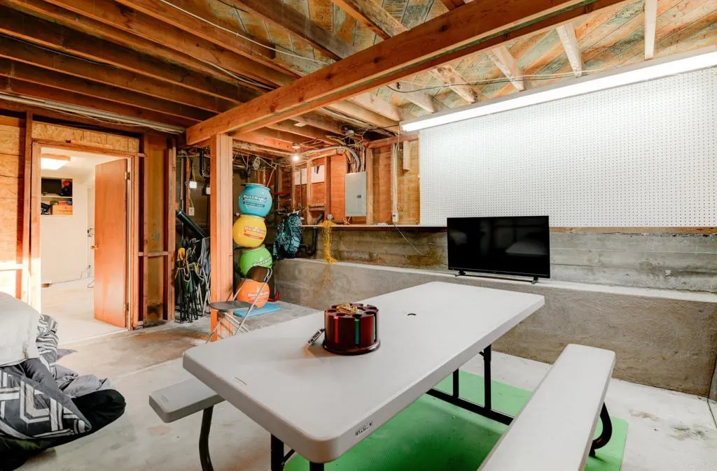 https://cdn.realtyfeed.com/cdn/127/306727556/c63c1bd20b33caba944388b31c12dcc9.webp