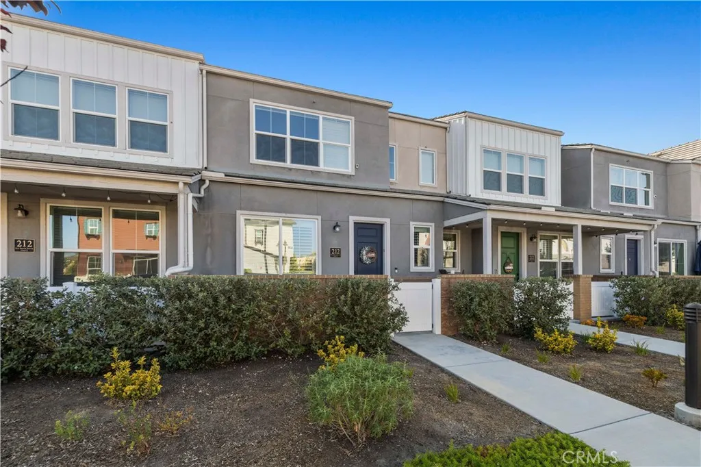 212 Red Brick Unit 3, Simi Valley, CA 93065 - Photo 4 of 42, Simi Valley, CA