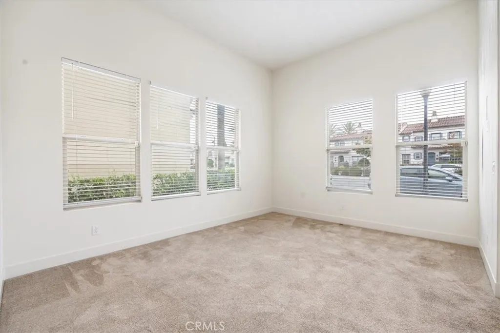 Photo #16: PT26113975 Listing: Photo #16